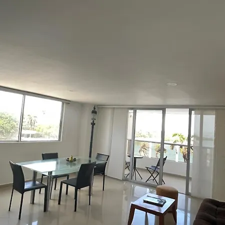 Beautiful Overlooking The Pool And Cartagena